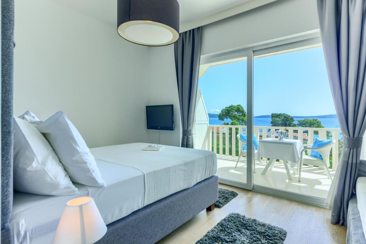 Hotel Riva Kastela With Swimming Pool מראה חיצוני תמונה