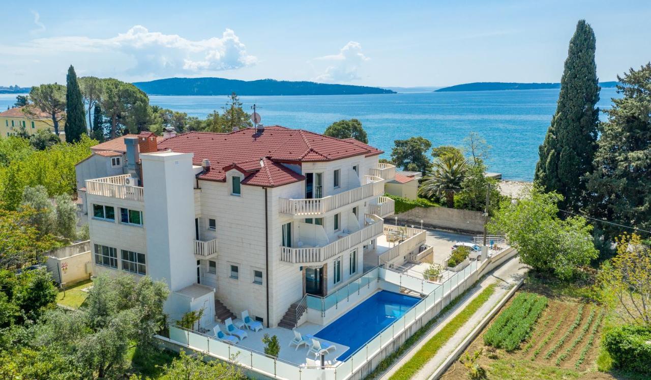Hotel Riva Kastela With Swimming Pool מראה חיצוני תמונה