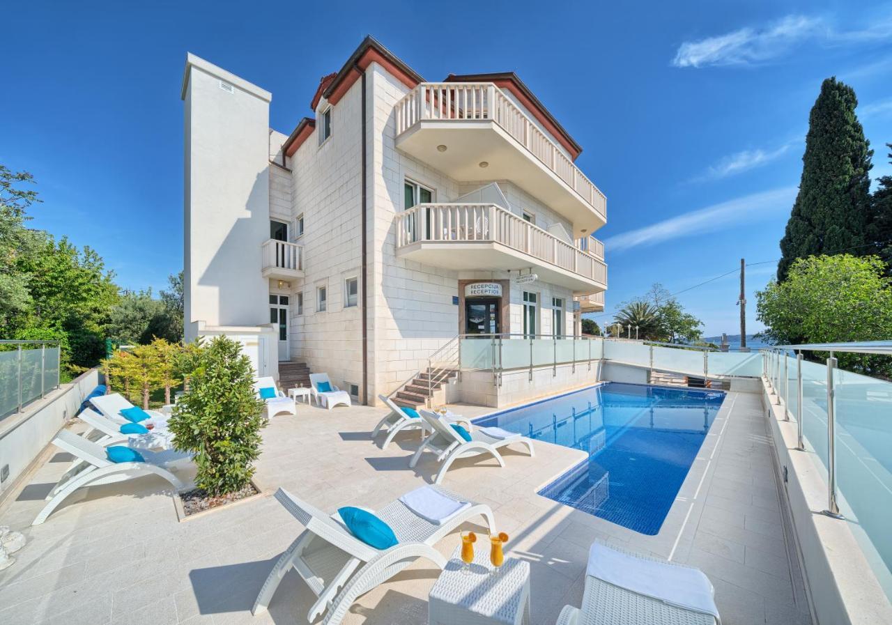 Hotel Riva Kastela With Swimming Pool מראה חיצוני תמונה
