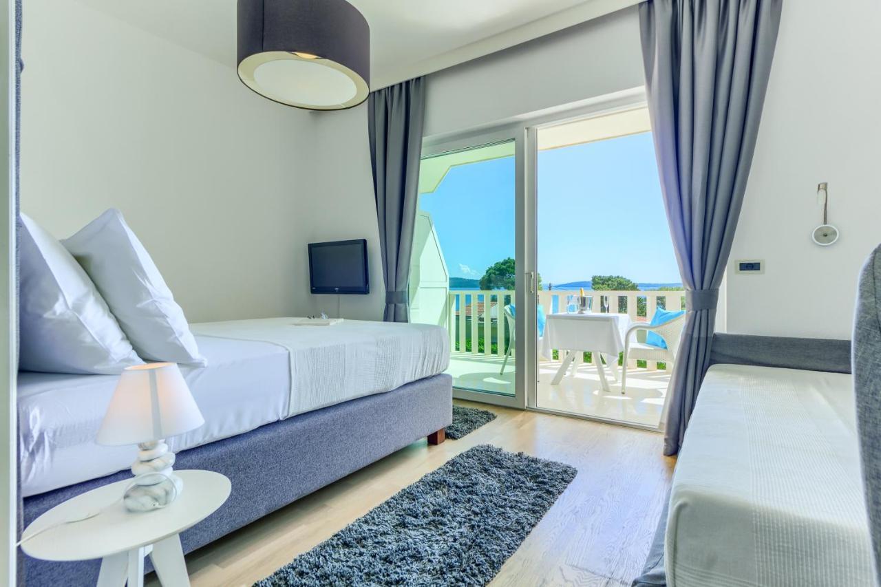 Hotel Riva Kastela With Swimming Pool מראה חיצוני תמונה