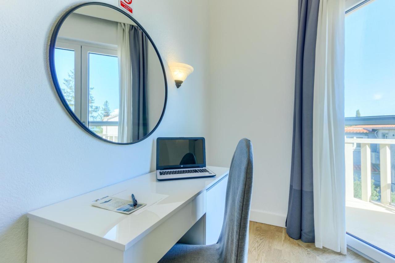 Hotel Riva Kastela With Swimming Pool מראה חיצוני תמונה