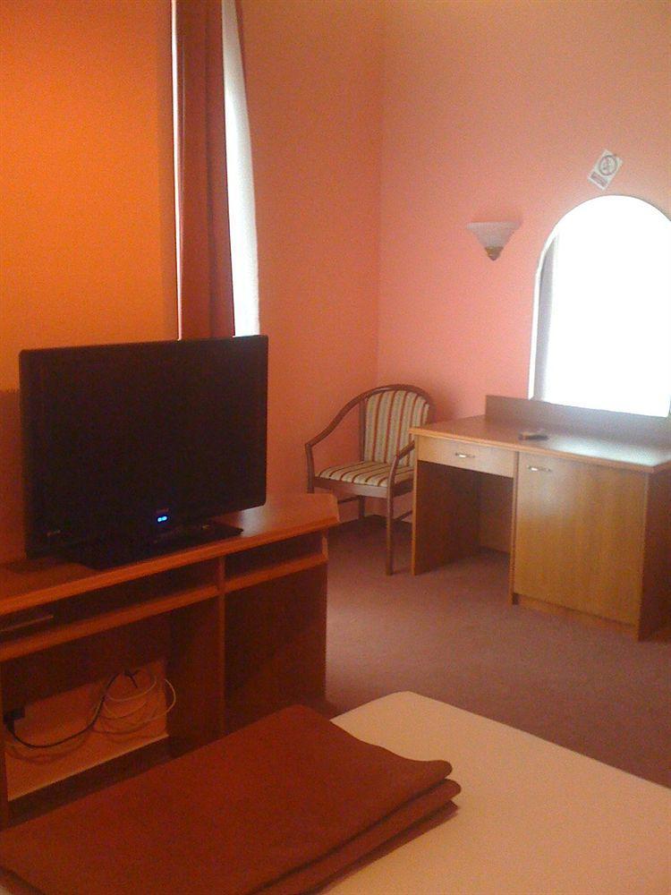 Hotel Riva Kastela With Swimming Pool מראה חיצוני תמונה